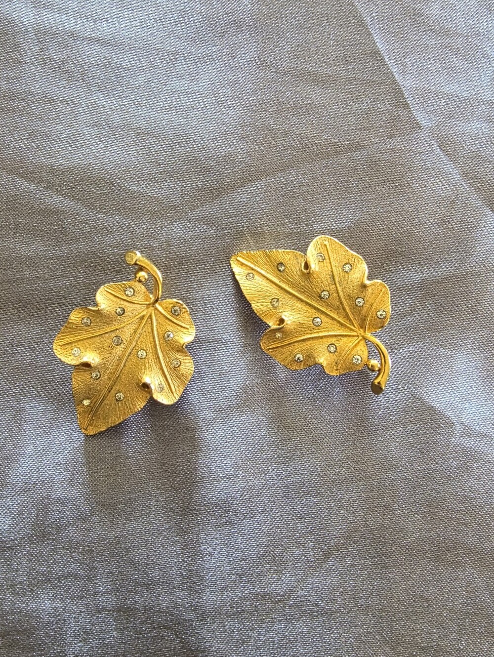 Pennino Brothers vintage mid-century gold-tone leaf clip-on earrings